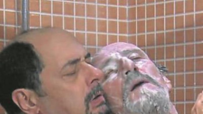 Se filtran fotos de Antonio Recio y Enrique Pastór duchandose de manera erótica fuera de cámaras.