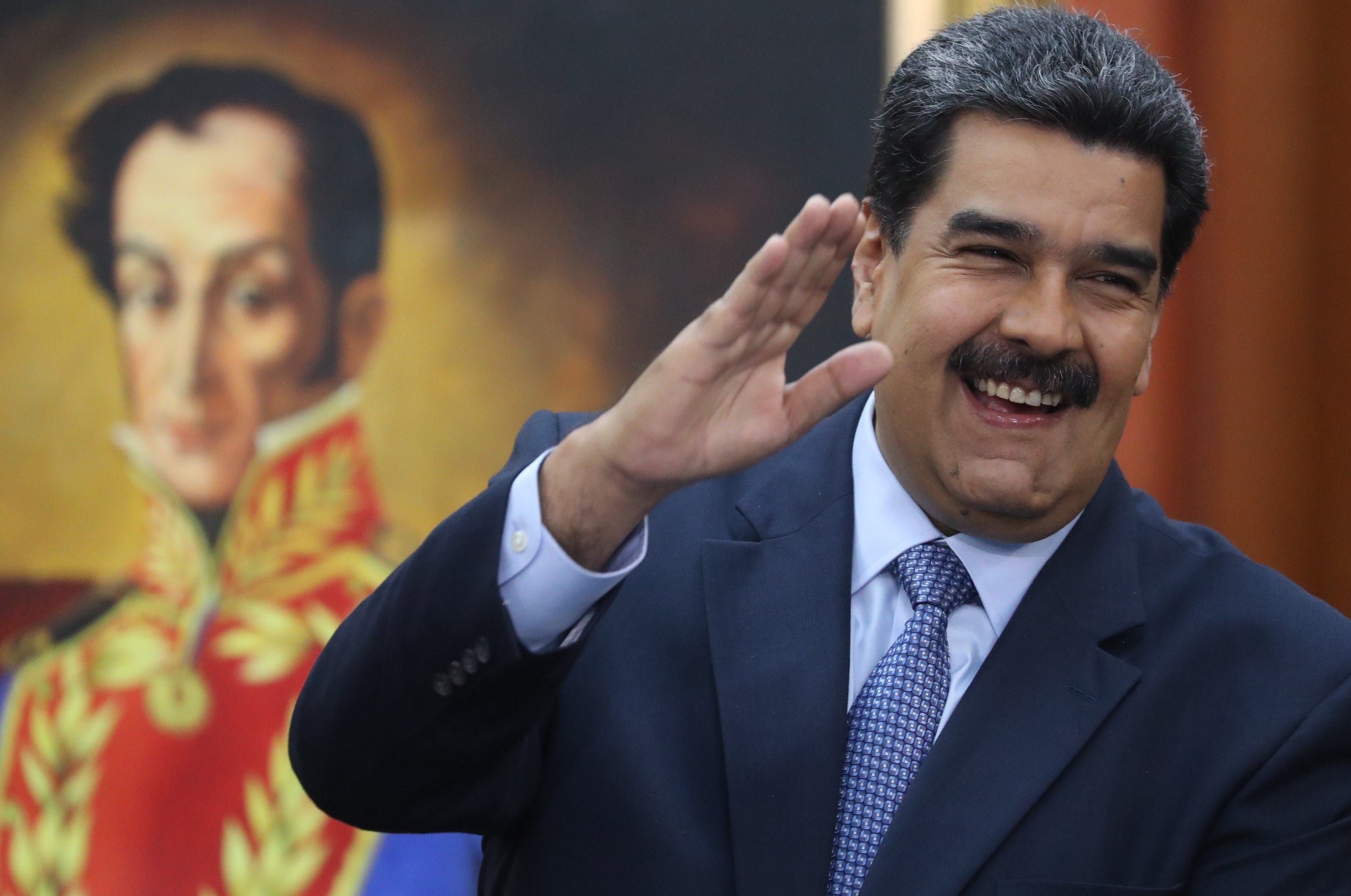 Nicolas Maduro entregará el poder.
