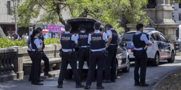 Investigan la extraña muerte de una joven de 27 años en Barcelona