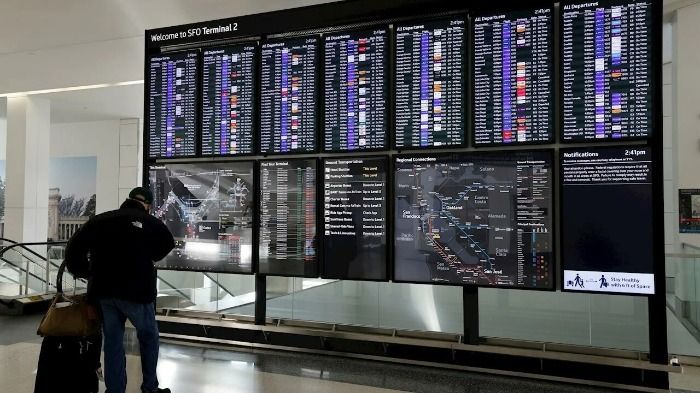 Ómicron obliga a la cancelación de miles de vuelos a las Islas Canarias
