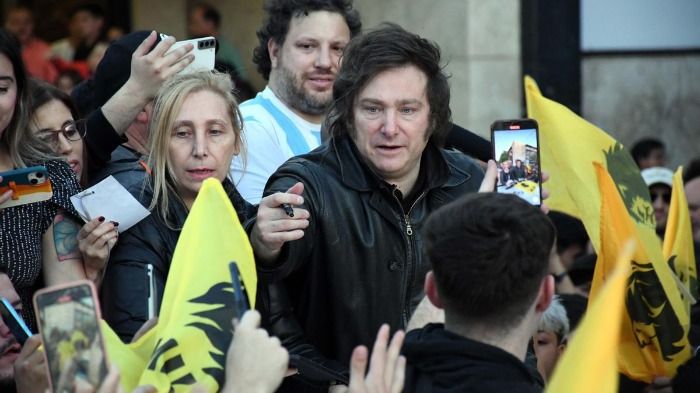 Asesinan al presidente electo de la República Argentina Javier Milei