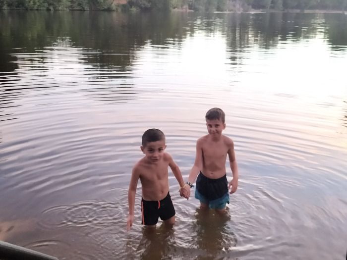 CAMPEONES: Martín Marcos y Unai Rodríguez, los últimos en bañarse en el río de Ciudad Rodrigo