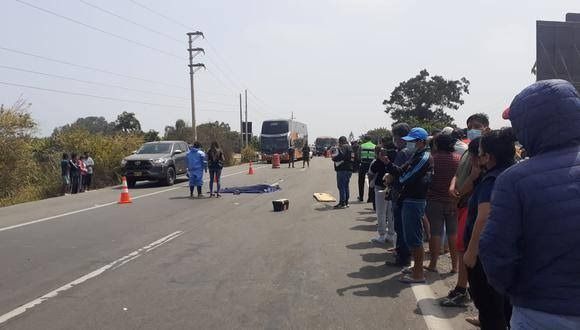 Accidente de tránsito entre Toyota Yaris y Moto en carretera Cusco - Abancay