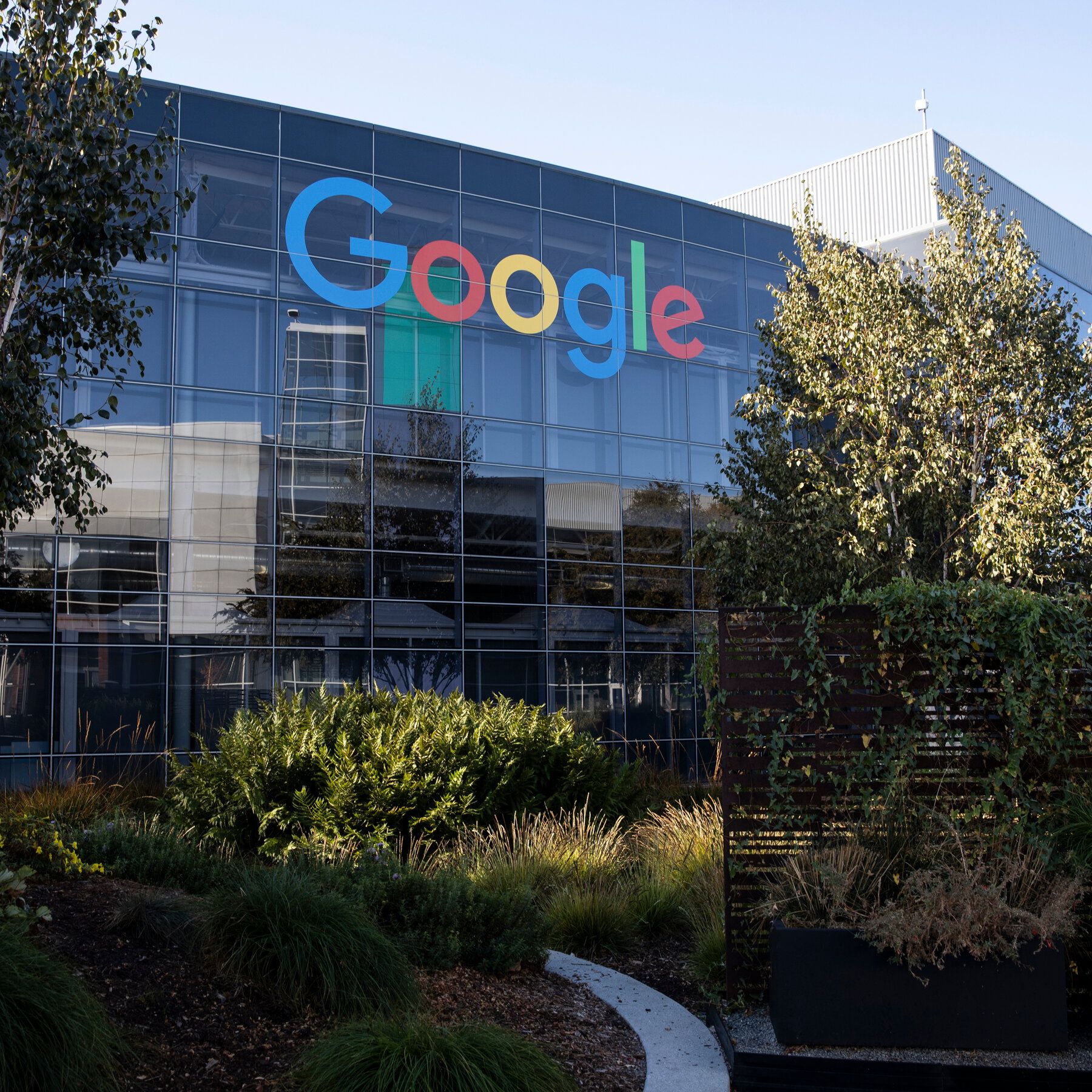 ¿Google ahora se llama Goggle o Gugle?
