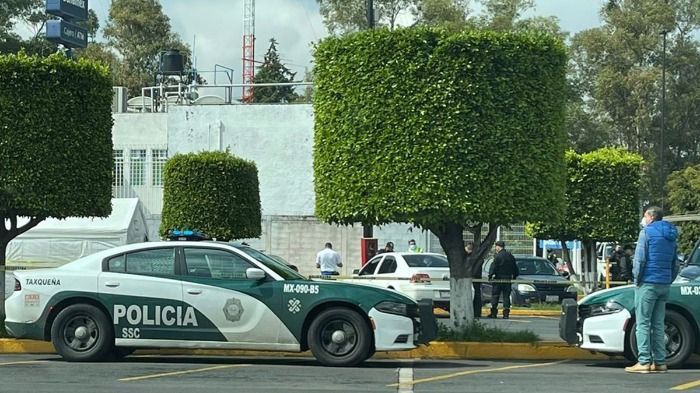 Hombre recibió cuatro disparos afuera de una Walmart en la Ciudad de México