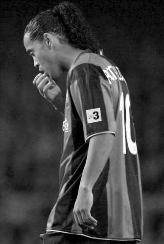 El fútbol de luto! Muere el astro brasileño Ronaldinho.