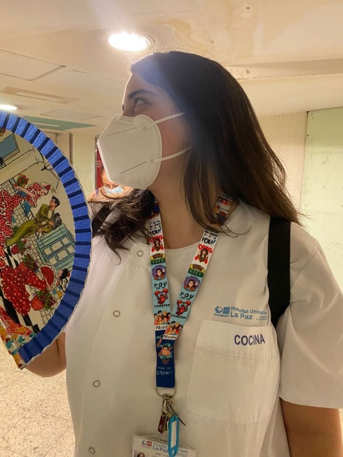 Ganadora de Masterchef especial Matrona visita Hospital La Paz