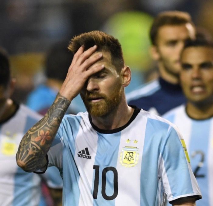 ESTA TARDE LA FIFA DARÁ LA PEOR NOTICIA: MESSI NO PODRÁ JUGAR LA FINAL Y SI ARGENTINA PASA A LA FINAL, POSIBLEMENTE TAMPOCO PUEDA ESTAR