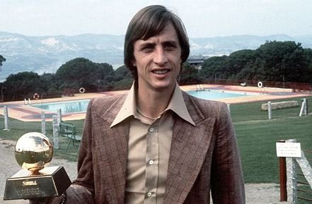 Johan Cruyff gana su tercer balón de oro