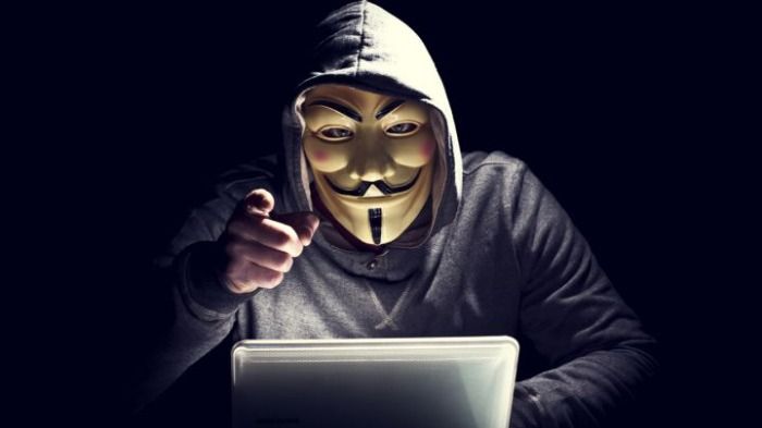 Anonymous Roba Un Banco de Foto Pollas de España y Amenaza con publicarlas