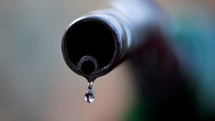 La gasolina y el gasóleo vuelven a rebajar su precio a las puertas de nochevieja