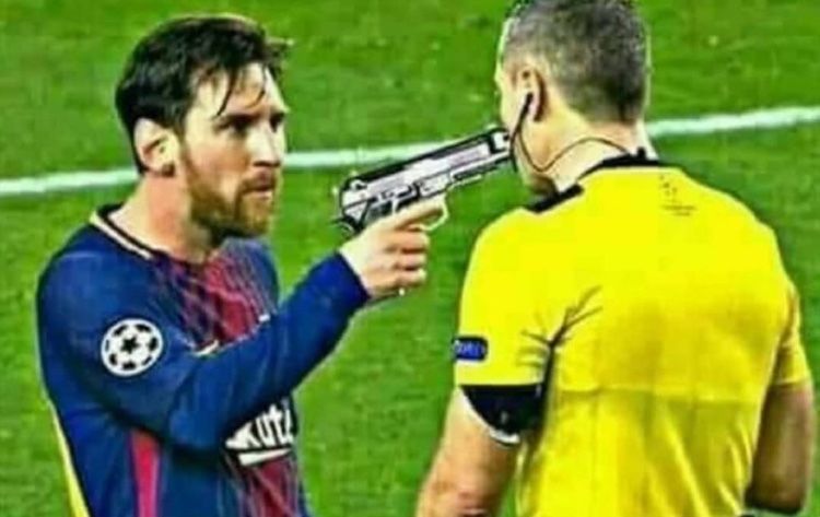 Messi amenaza a árbitro con pistola.