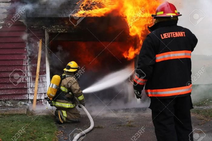 Desastroso incendio en la casa de un erasmus el grecia