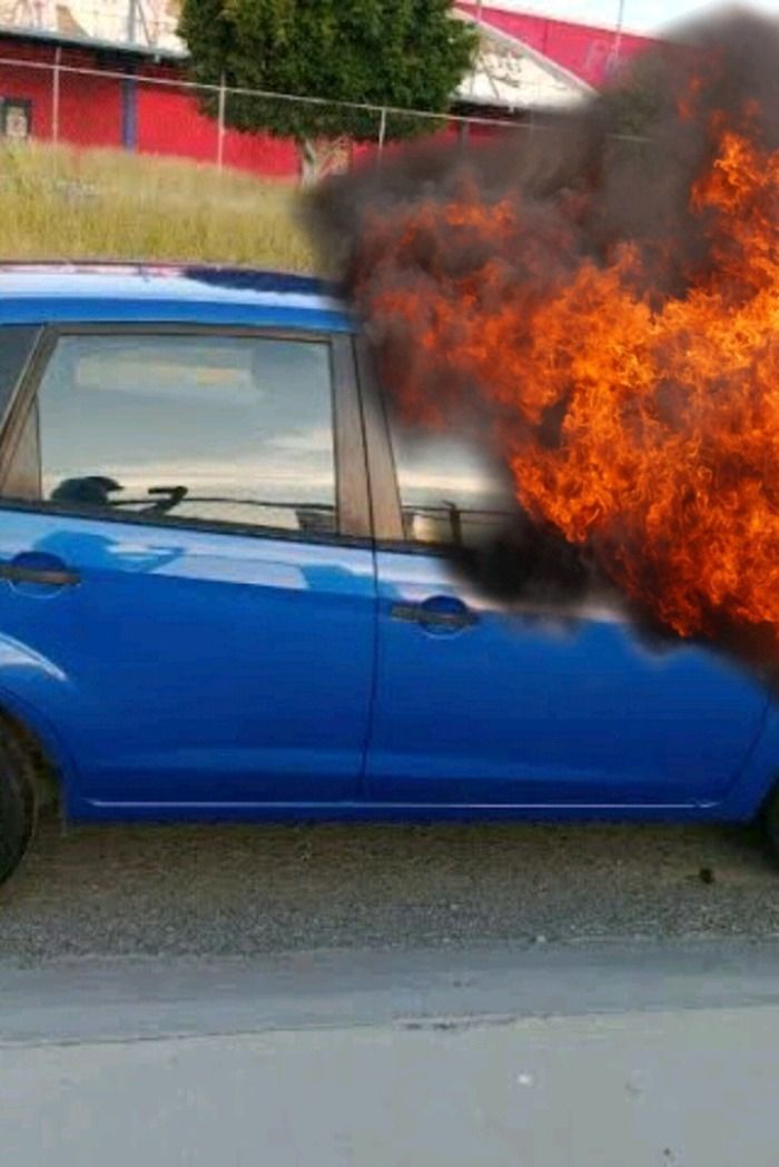 Auto se incendia depues de lavarlo