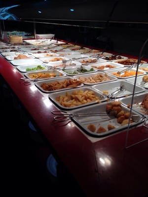 Vuelve a abrir el buffet wok de Alzira
