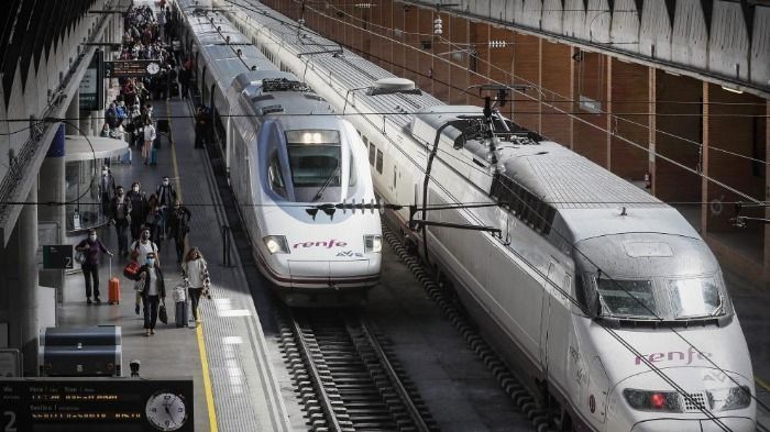 El Real Madrid viajará en tren a Cáceres.