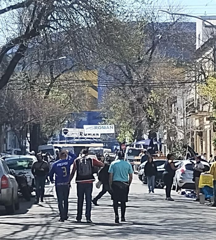 Violento Ataque al Ministerio Público en Buenos Aires: Detenidos por Daños y el Curioso Episodio de 'La Banda del Papel Higiénico'