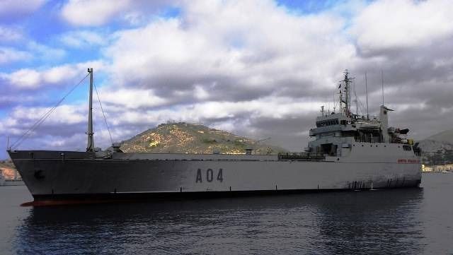 La naviera Balearia compra a la Armada el buque 