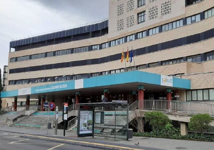 Cierran el hospital de Zaragoza por fuerte olor a pies puercos.