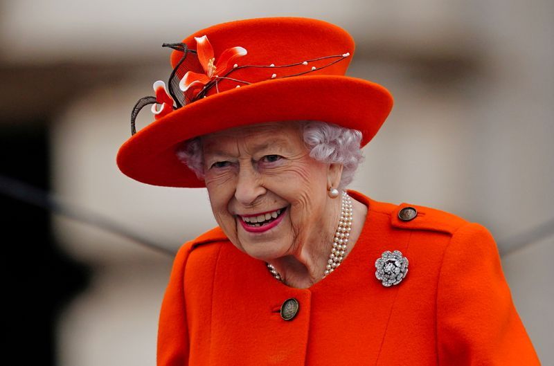La Reina Isabel II asistirá a la aniquilación de Oscar Romero