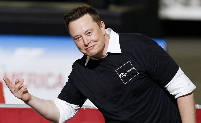 Elon Musk compra Eferson Projects por 18 millones de dólares