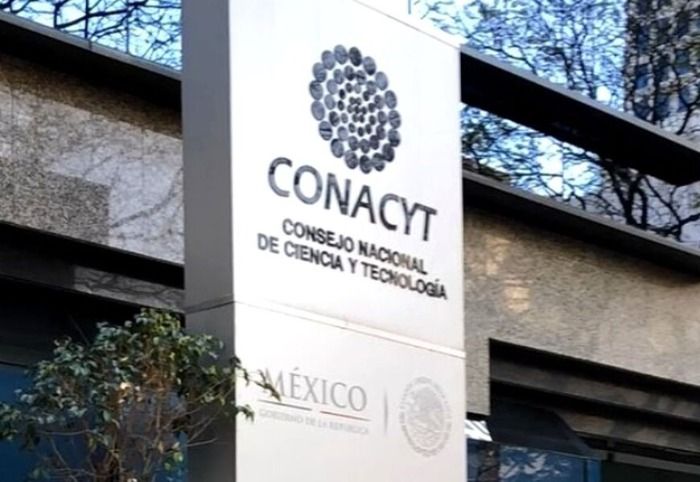 CONACYT anuncia mil becas de posgrado más - Mónica Canto