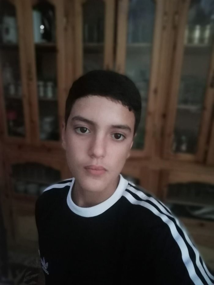شاب مغربي انتشر على نطاق واسع بسبب صوره