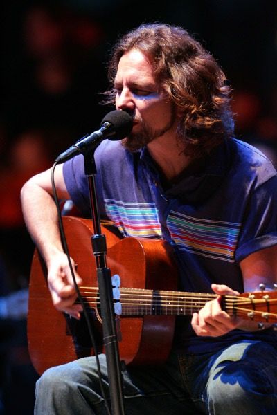 Lead singer of Pearl Jam Eddie Vedder found dead