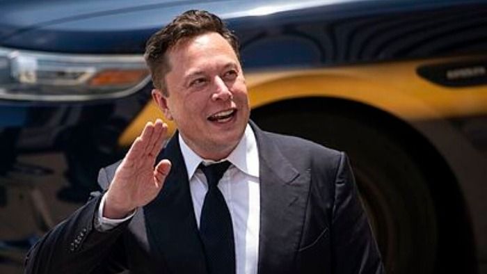 Elon Musk hace sorteo en Murcia para viajar al espacio