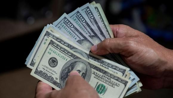 Cae el dólar en Latinoamérica