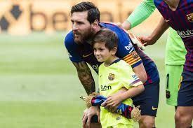 Messi mata a su hijo