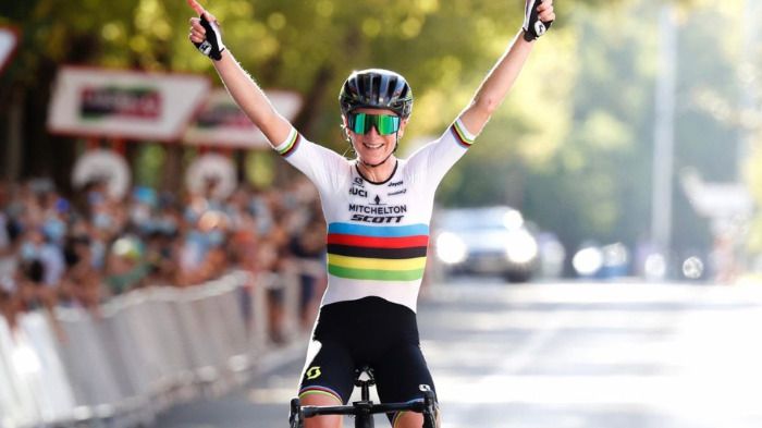 La ciclista neerlandesa Annemiek Adriana van Vleuten decide abandonar la competición