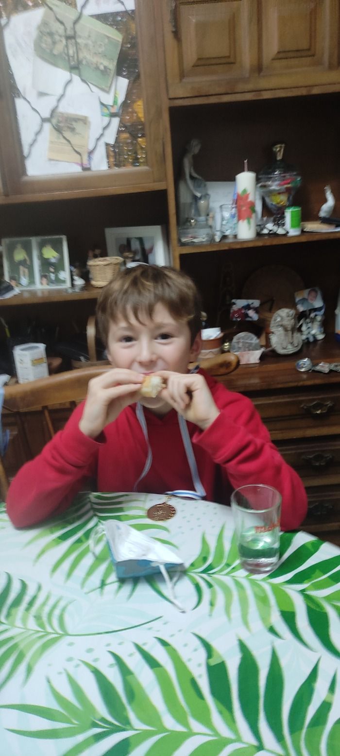 Niño Zampabollos acaba con existencias de Donuts en Lugo