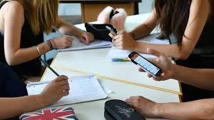 Bundesrat verabschiedet Gesetz zum Handyverbot an Schulen