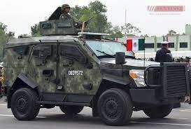 Joven se roba vehiculo SandCat de Ejercito que transportaba artilleria pesada en el Durango.