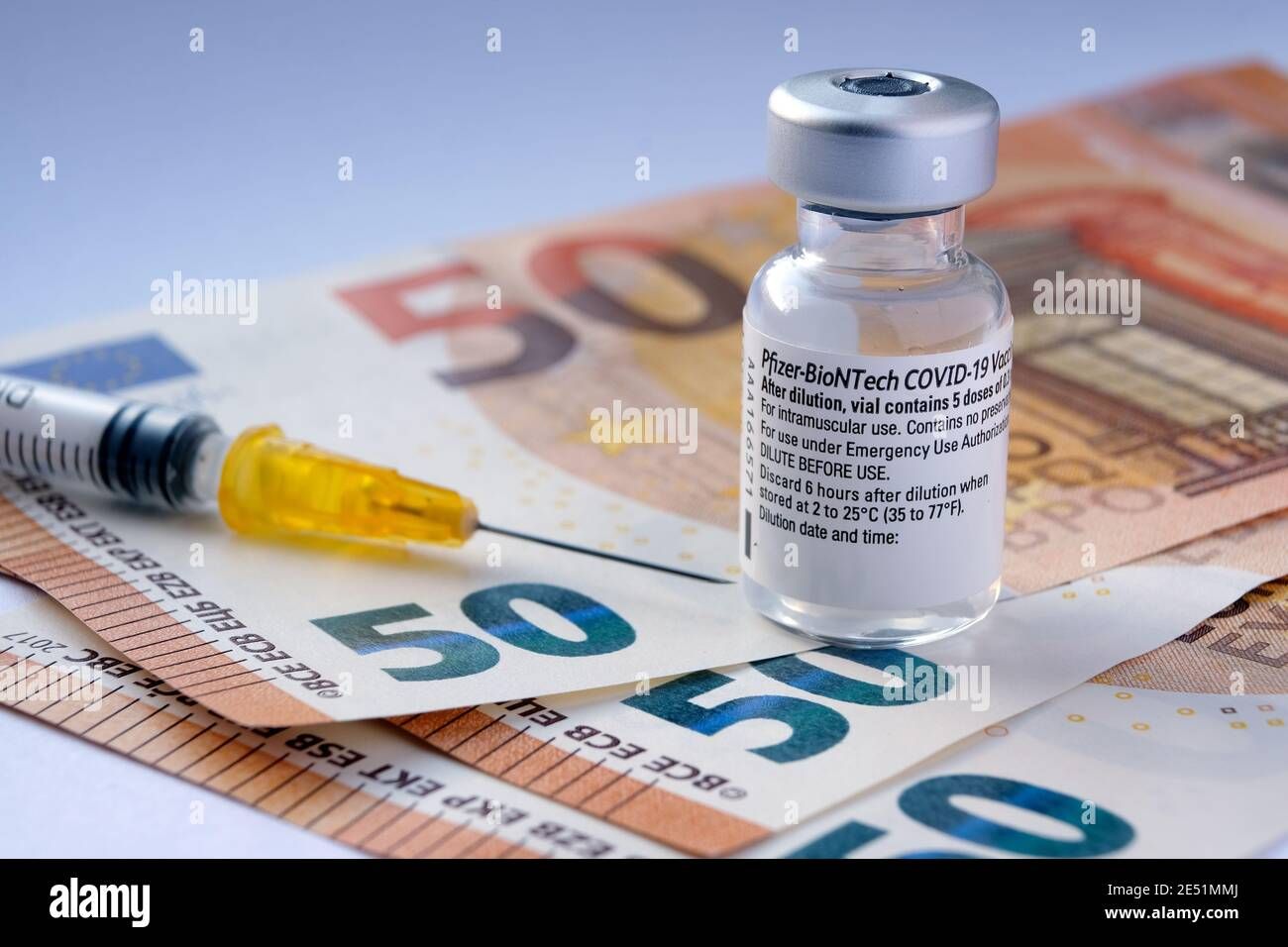 Las personas con dos dosis, deberán abonar 1250 euros a la seguridad social