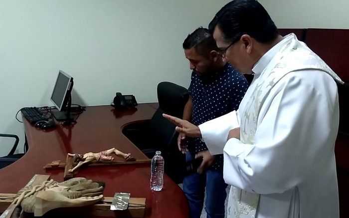 ¡ULTIMA HORA! Sacerdote anuncia que bendecirá las vacunas para la próxima campaña de vacunación contra COVID-19 en el estado de Chihuahua