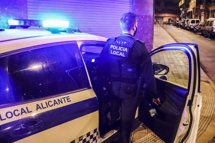 Carreras ilegales y coches de lujo en Alicante