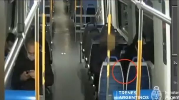 Nuevo sistema de seguridad en los metros de toda Cataluña.  (Barcelona una de las primeras en instalar este nuevo método de seguridad)