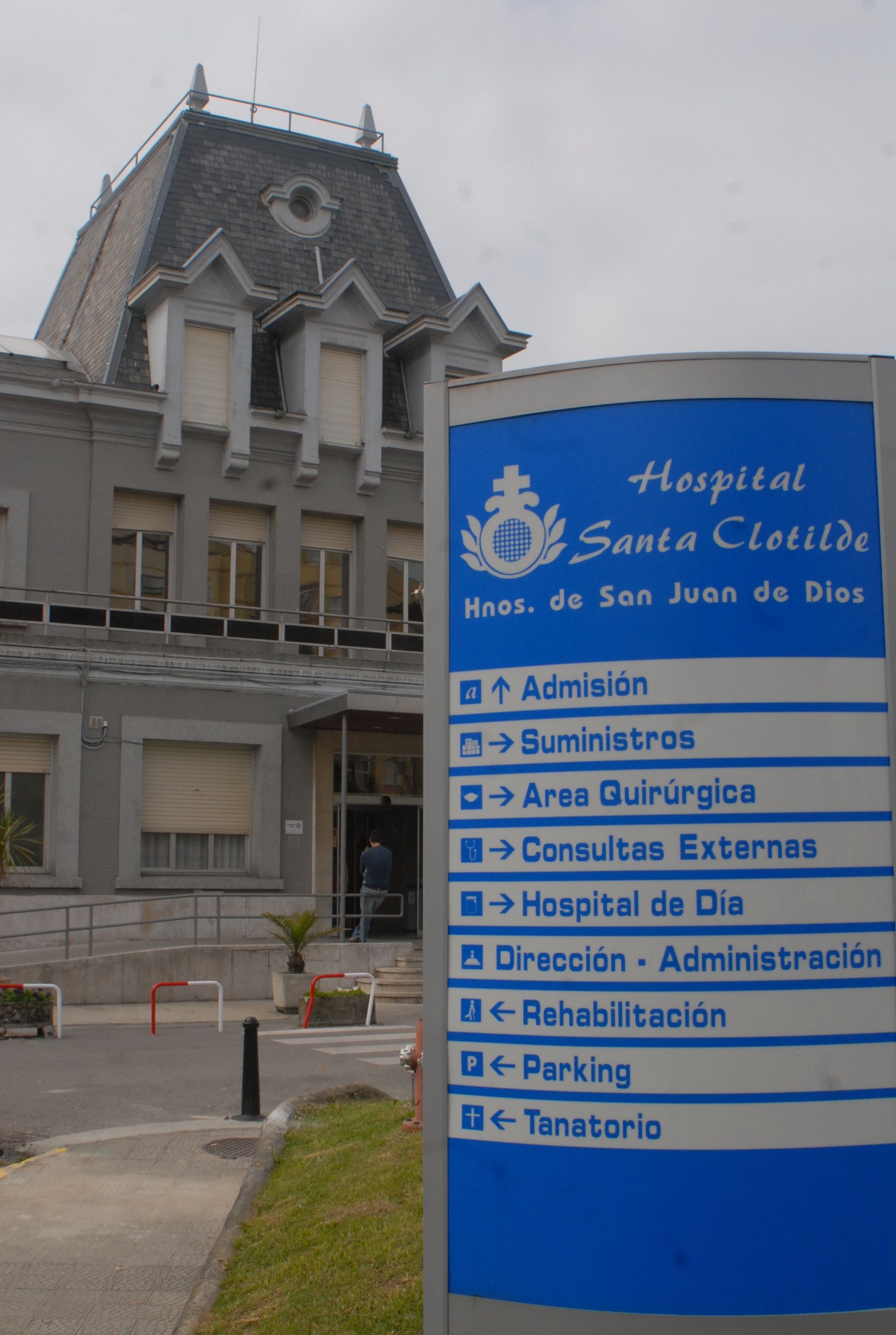 Dona su herencia a los trabajadores del hospital Santa Clotildel