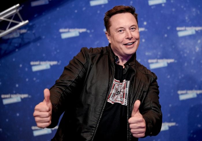 Elon Musk muere por bola ruru