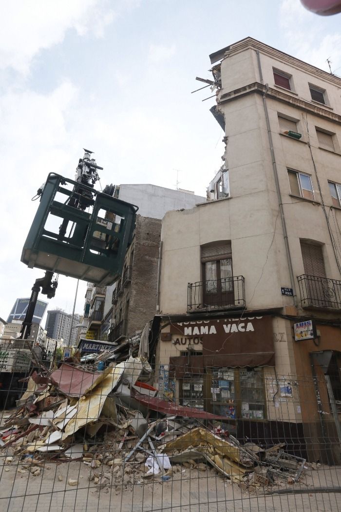 Se derrumba un edificio en Huesca y cientos podrían estar afectados