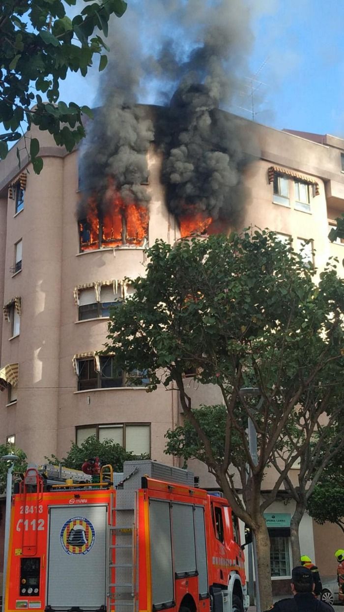 Un incendio en la Compañía de la Guardia Civil de Gandía obliga a desalojar las instalaciones