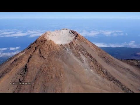 El Teide erupciona, Cancelados todos los vuelos a Tenerife