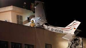 Al Qaeda estampa 2 aviones en el aeroport del Prat