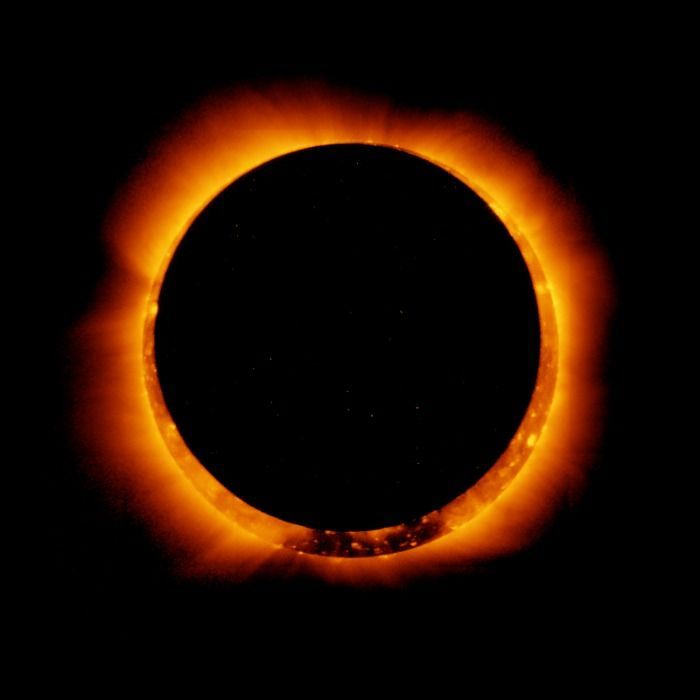 Reportan que almenos 100  persona pierden la vista por eclipse en México