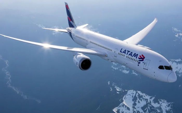 Avión de vuelo directo de Santiago a Berlín perdió contacto con Central Aeronáutica