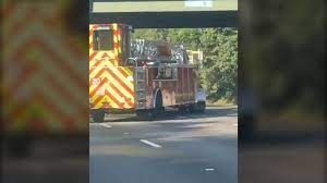 Carro de bomberos colisiona con un micro bus transantiago en Providencia