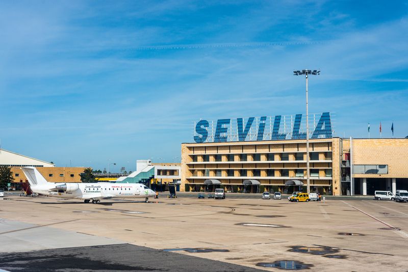Cierran Aeropuerto Sevilla