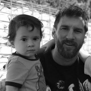 Lionel Andres Messi Cuccitini tras un mientras estaba con su familia (Esto sorprende al mundo)
